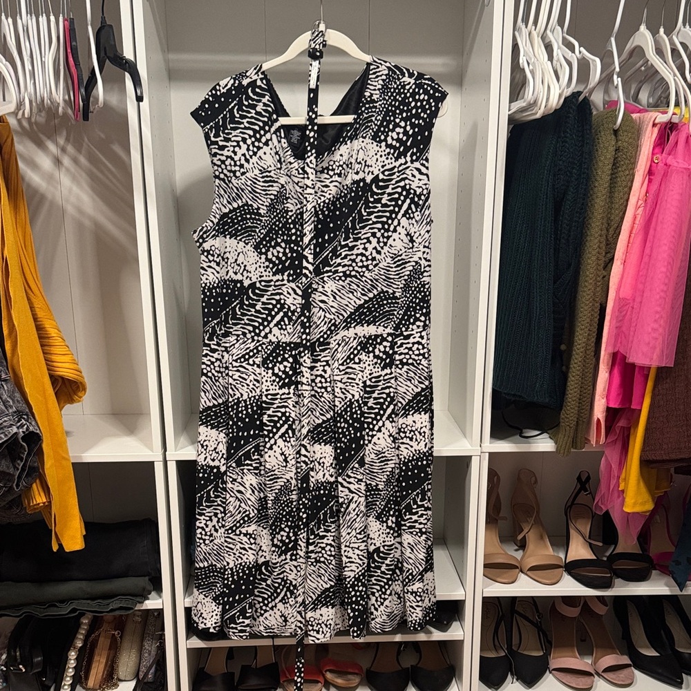 Alfani Black and White Abstract Midi Dress